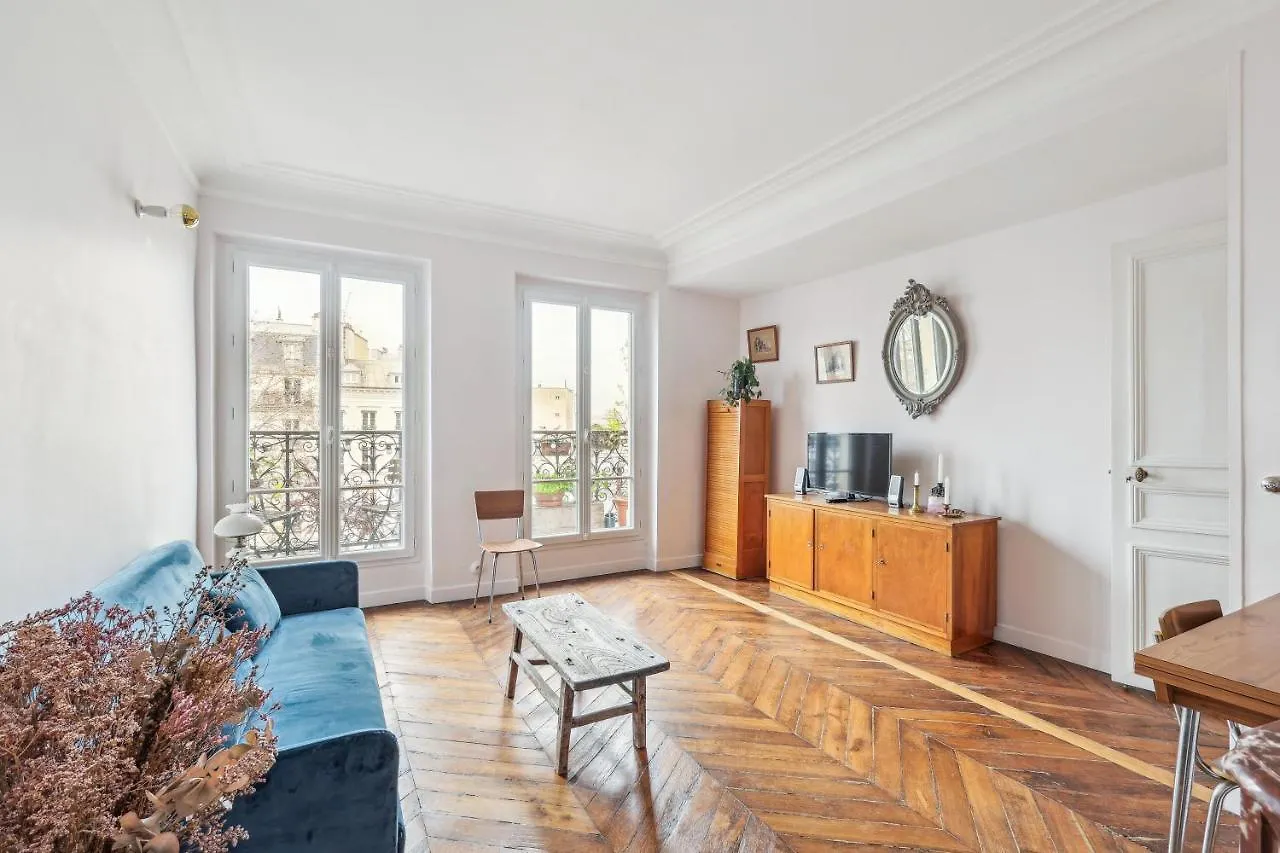 Spacious Apartement 'Canal Saint Martin' For 6 By Weekome Paris