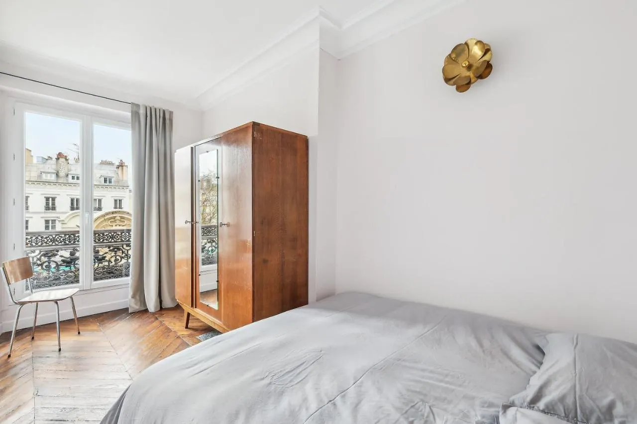 Spacious Apartement 'Canal Saint Martin' For 6 By Weekome Paris 0*,  França